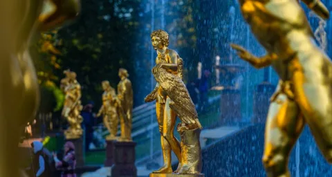 Афиша: Петергоф на весь день: Большой дворец, фонтаны, малый дворец в Санкт-Петербурге 9 августа 2026