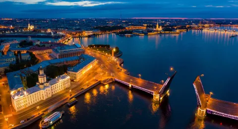 Афиша: Джаз над ночной Невой и развод мостов в Санкт-Петербурге 4 августа 2026