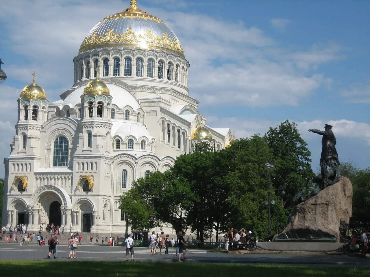 Афиша: Кронштадт + теплоходная прогулка в Санкт-Петербурге 29 июля 2026