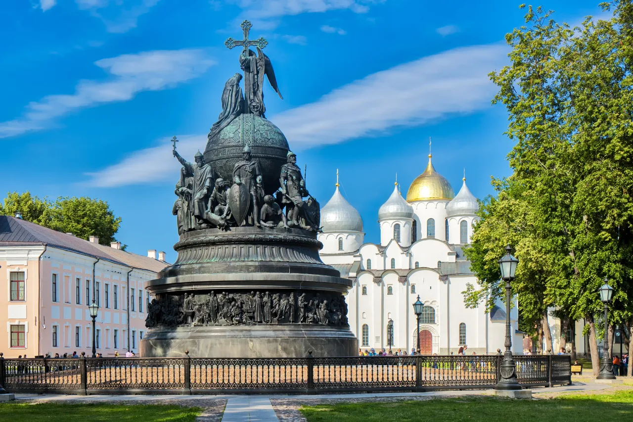Афиша: Великий Новгород с прогулкой на теплоходе в Санкт-Петербурге 8 августа 2026