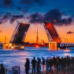 Афиша: Весь Петербург за одну ночь: развод мостов с воды, реки и каналы в Санкт-Петербурге 27 августа 2026