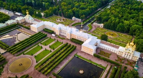 Афиша: Парадный Большой дворец и фонтаны Петергофа в Санкт-Петербурге 4 августа 2026