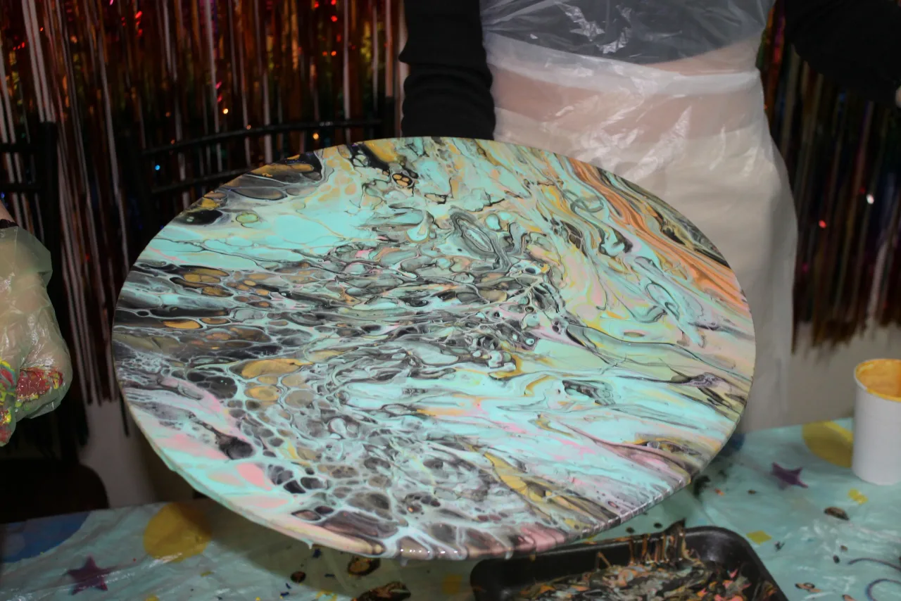 Афиша: Создание интерьерной картины в стиле FluidArt на холсте в Челябинске 30 августа 2026