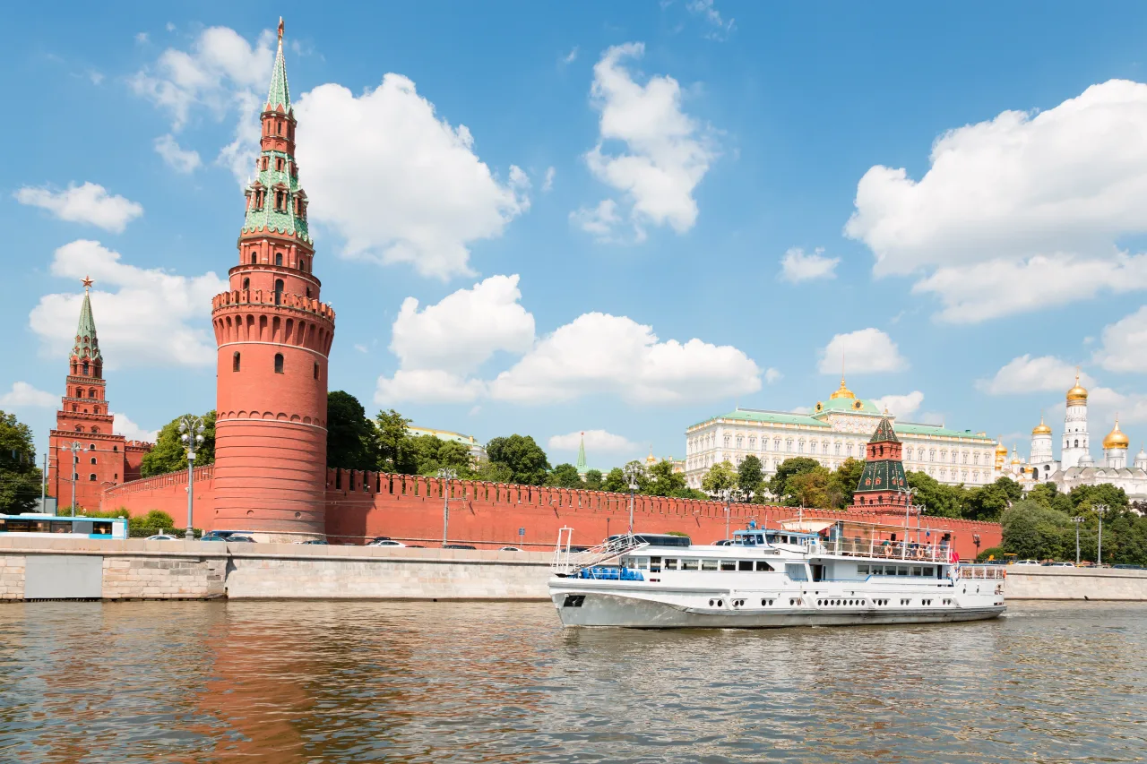 Афиша: Теплоходная прогулка по Москве-реке от причала Киевский в Москве 4 августа 2026