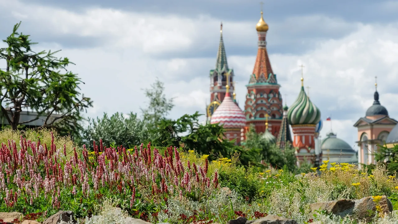 Афиша: Парк «Зарядье» — Красная площадь в Москве 15 августа 2026
