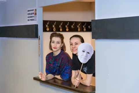 Афиша: Детская экскурсия по исторической сцене Театра Маяковского в Москве 19 сентября 2026