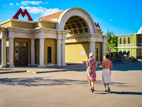 Афиша: Обзорная автобусная экскурсия по кинопарку «Москино» в Москве 14 сентября 2026