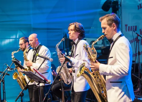 Афиша: 2x2 Saxophone Quartet и Яна Дельмас в Санкт-Петербурге 29 сентября 2026