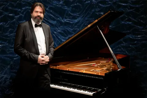 Афиша: Карен Корниенко. Чайковский. Royal Ballet Gala в Москве 23 октября 2026