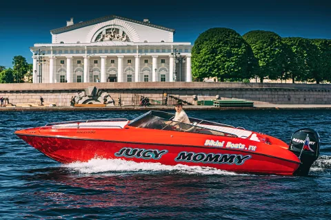 Афиша: Премиум-прогулка по Петербургу на катере «Juicy Mommy» в Санкт-Петербурге 22 сентября 2026