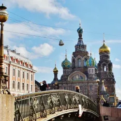 Афиша: Юмористическая автобусная экскурсия по Петербургу: «2 в 1» с комиком и гидом в Санкт-Петербурге 10 сентября 2026