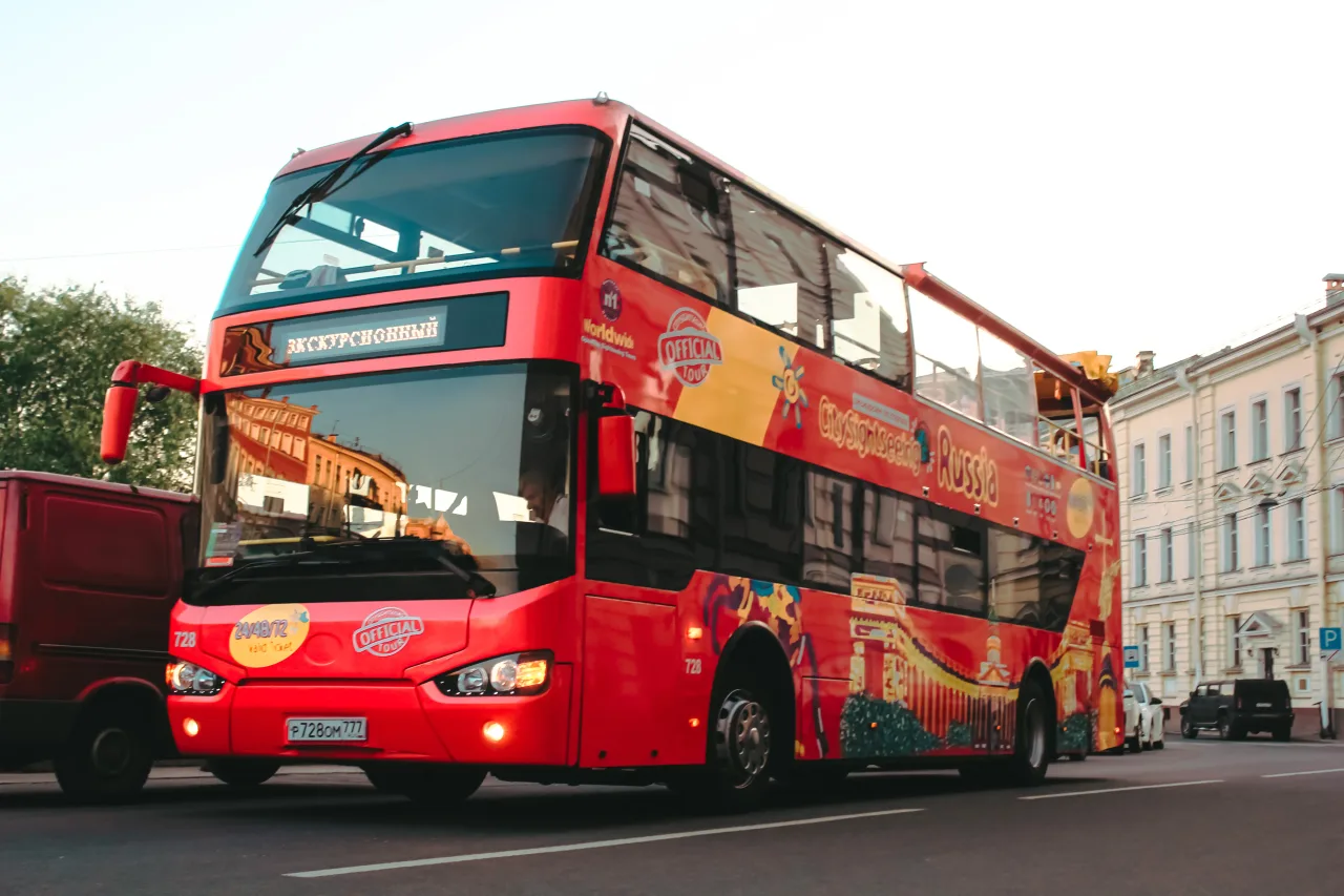 Афиша: Экскурсия на двухэтажном автобусе City Sightseeing по Санкт-Петербургу в Санкт-Петербурге 18 сентября 2026