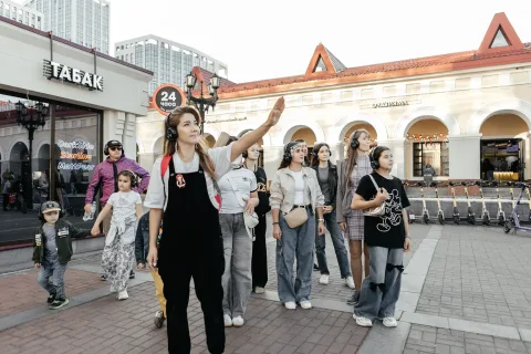 Афиша: По Уфе в наушниках: иммерсивная обзорная прогулка по городу в Уфе 20 сентября 2026