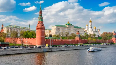 Афиша: Обзорная водная прогулка по центру на теплоходе: от причала Лужники в Москве 25 сентября 2026