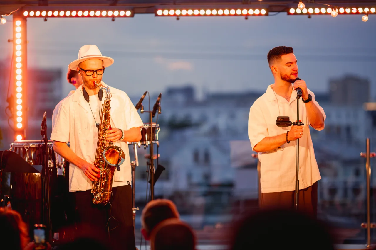 Афиша: Ильхом Тагиров. Мировые Jazz & Pop хиты. Любимые хиты с элементами Samba, Funk и Disco в Москве 8 августа 2026