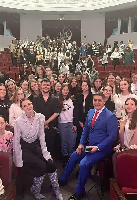 Афиша: Кино и музыка. Легендарные песни любимой страны. Программа в Казани 24 ноября 2026