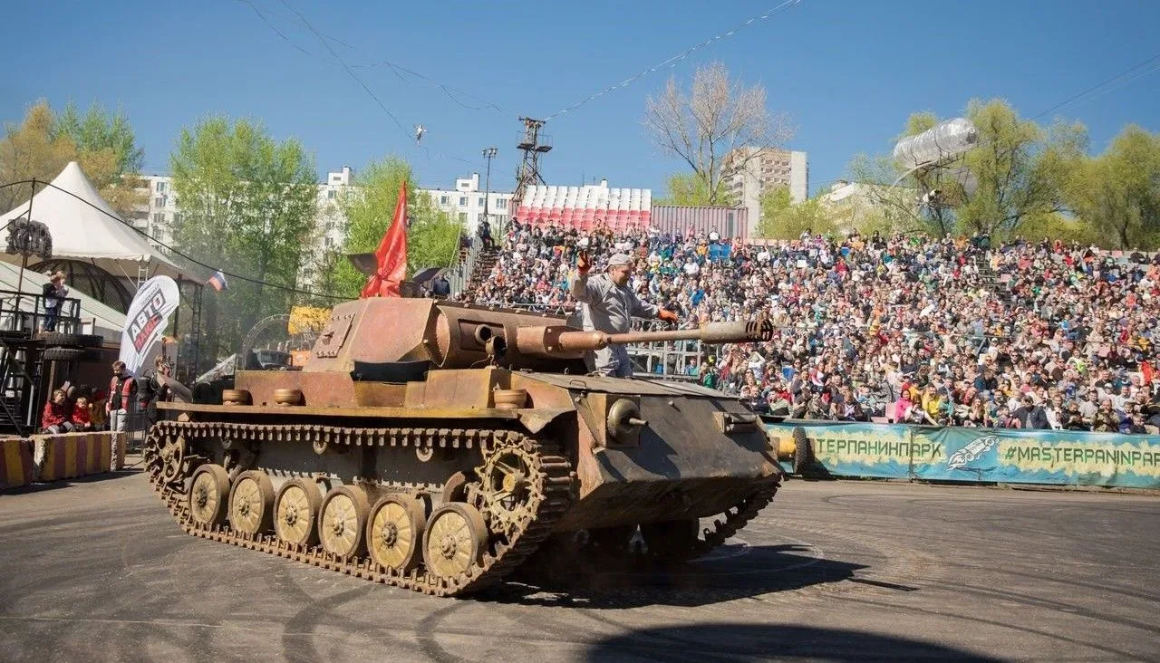 Афиша: Шоу Монстр Траки против Танков в Москве 20 марта 2027