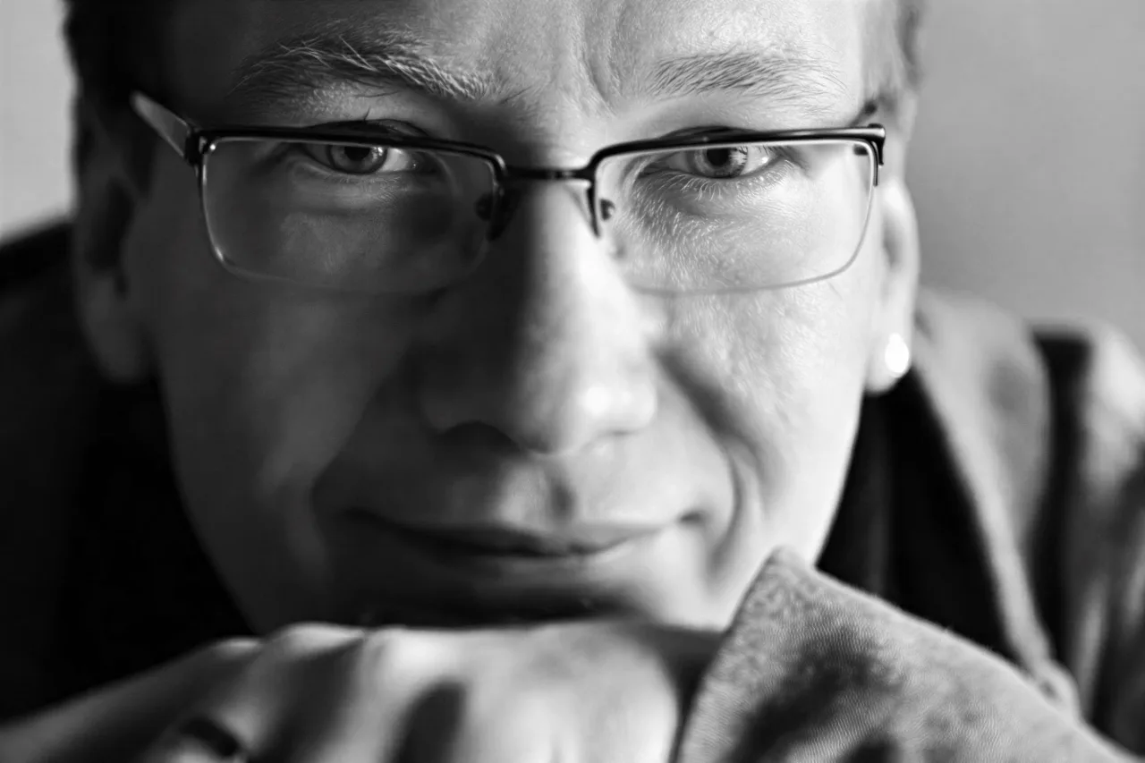 Афиша: Андрей Тесли. Толстой «шесть этюдов» в Калининграде 4 ноября 2026