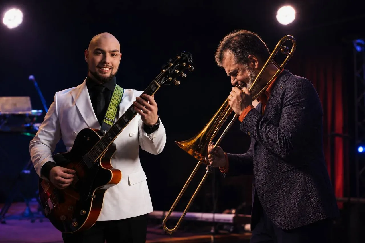 Афиша: Евгений Белин и Никита Злобин. Roll Over Bossa Nova в Москве 26 ноября 2026