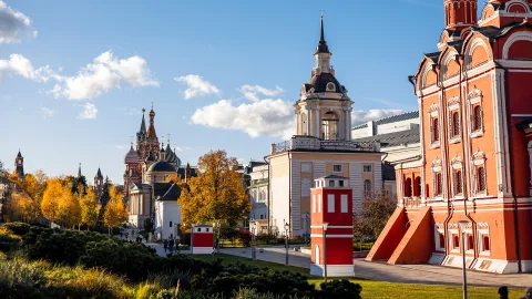 Афиша: Историческая экскурсия по парку «Зарядье» в Москве 27 октября 2026