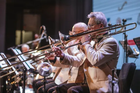 Афиша: Jingle Bells. Оркестр им. Лундстрема в Москве 17 декабря 2026