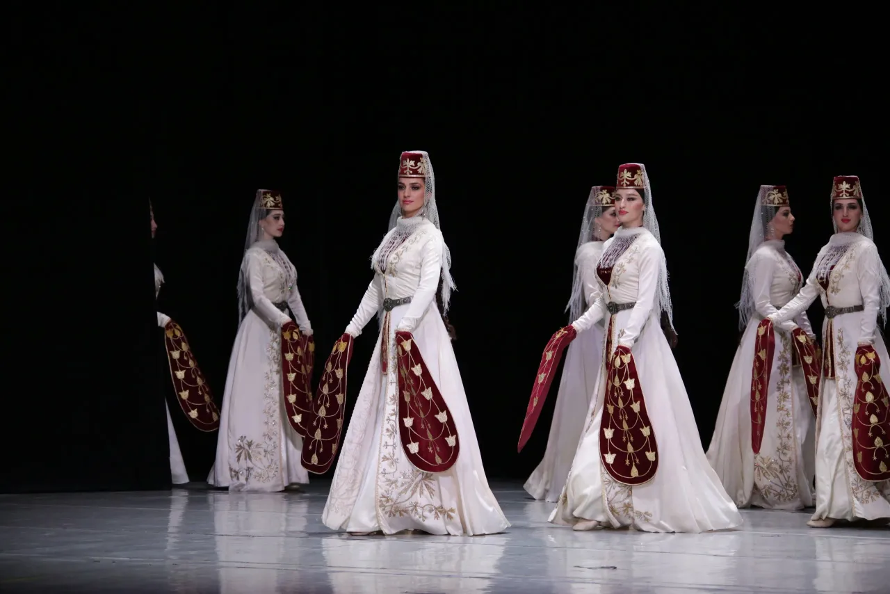 Афиша: Ансамбль танца «Вайнах» и ансамбль танца «Алан». Концерт дружбы в Грозном 24 ноября 2026