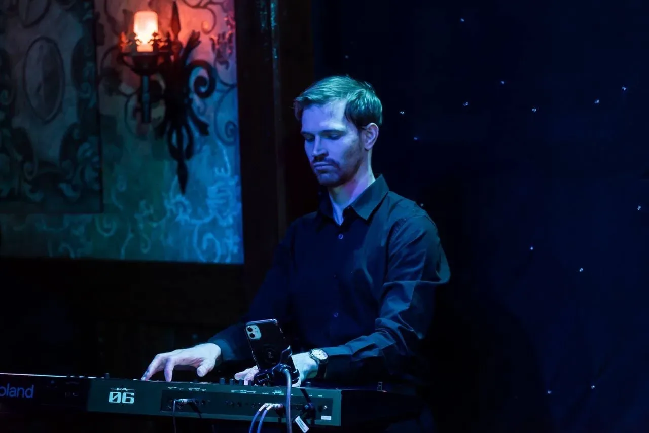 Афиша: «Огни большого города» в озвучке Lev Piano в Санкт-Петербурге 14 ноября 2026
