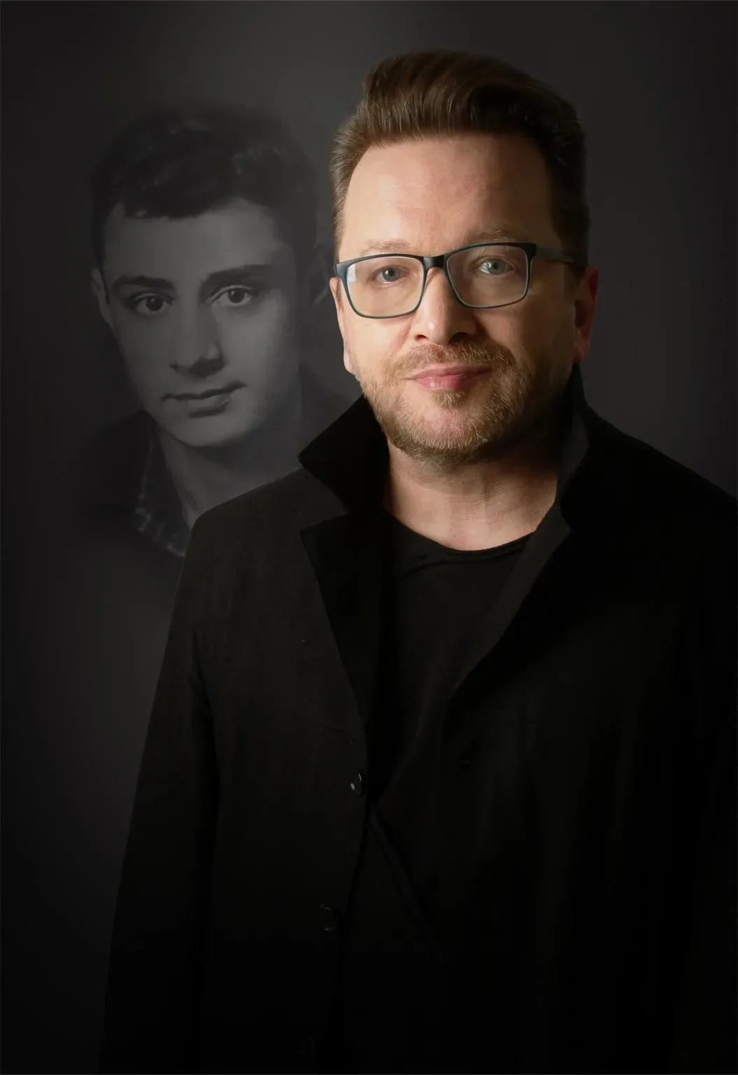 Афиша: Поэтический моноспектакль "Асадов. Поэт, который видел сердцем" в Архангельске 27 ноября 2026
