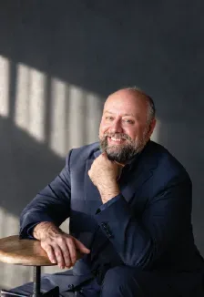Афиша: Шубертовские вечера на Арбате. Александр Гиндин в Москве 23 декабря 2026