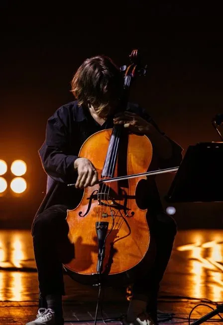 Афиша: РОК-ХИТЫ НА ВИОЛОНЧЕЛЯХ ATOMIC CELLOS. Концерт при свечах во дворце в Санкт-Петербурге 11 октября 2026