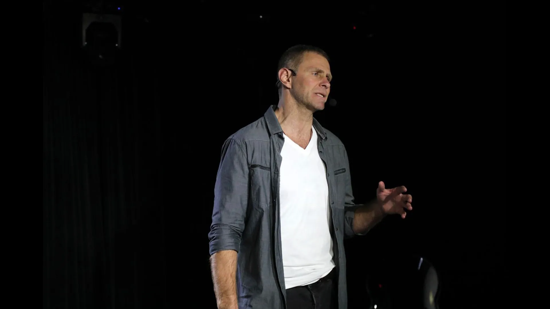 Афиша: Александр Скачков. Зеркала в Ярославли 11 апреля 2026