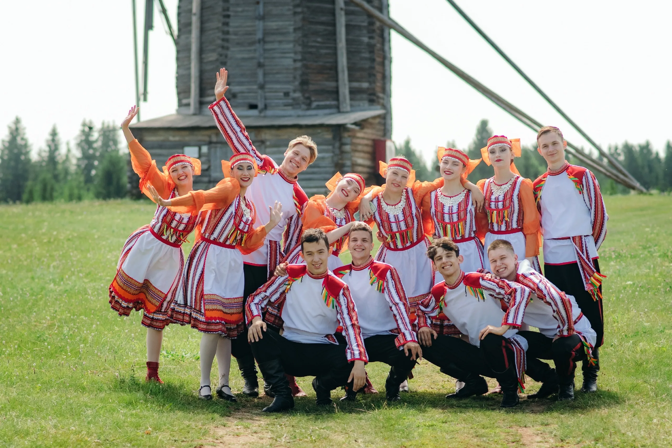 Афиша: Ансамбль песни и танца «Зангари» в Ижевске 30 апреля 2026