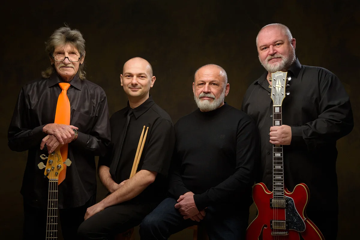 Афиша: Bleus Plus в Геленджике 19 апреля 2026