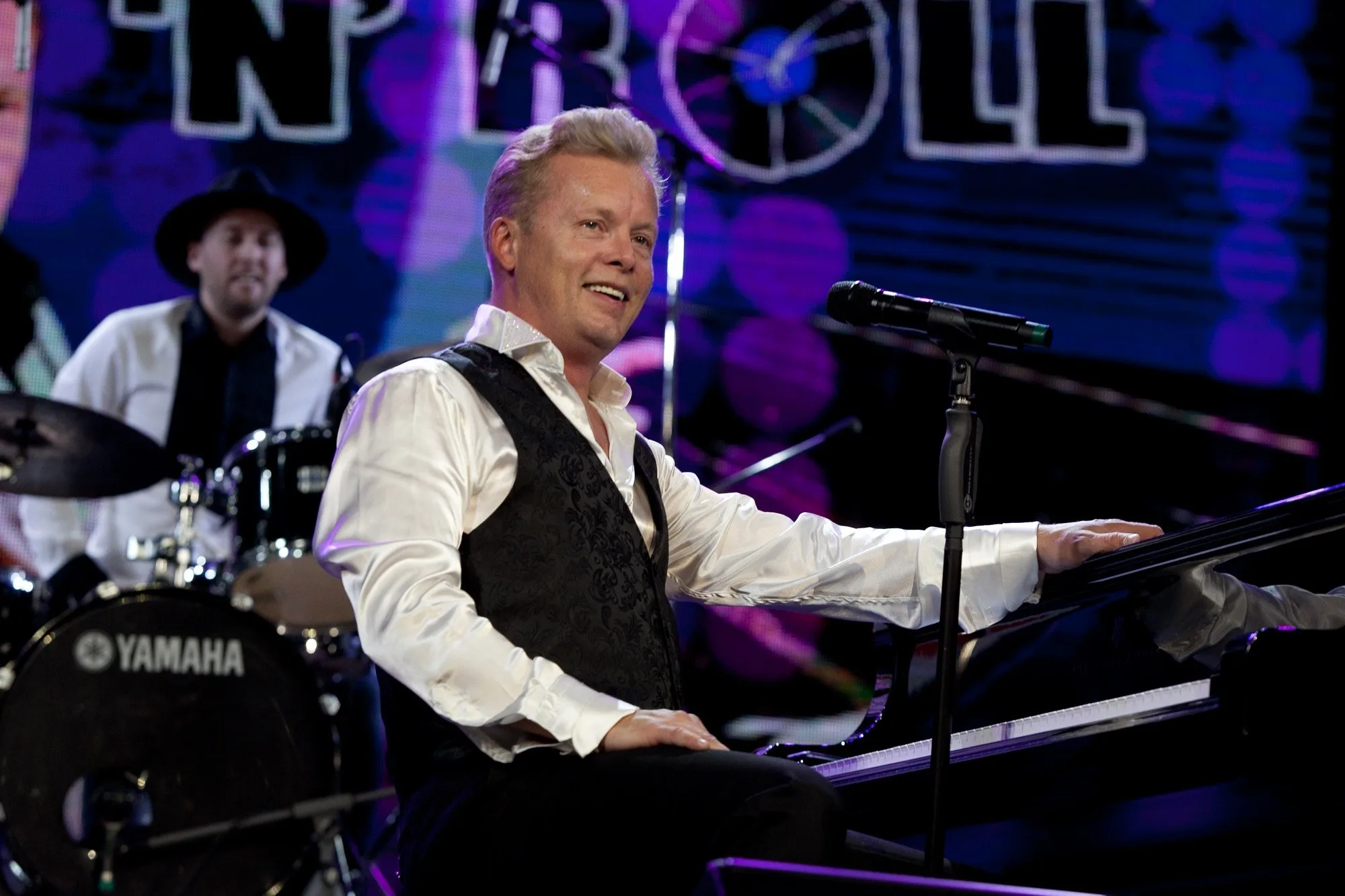 Афиша: Денис Мажуков. Трибьют Элвиса Пресли в Москве 24 апреля 2026