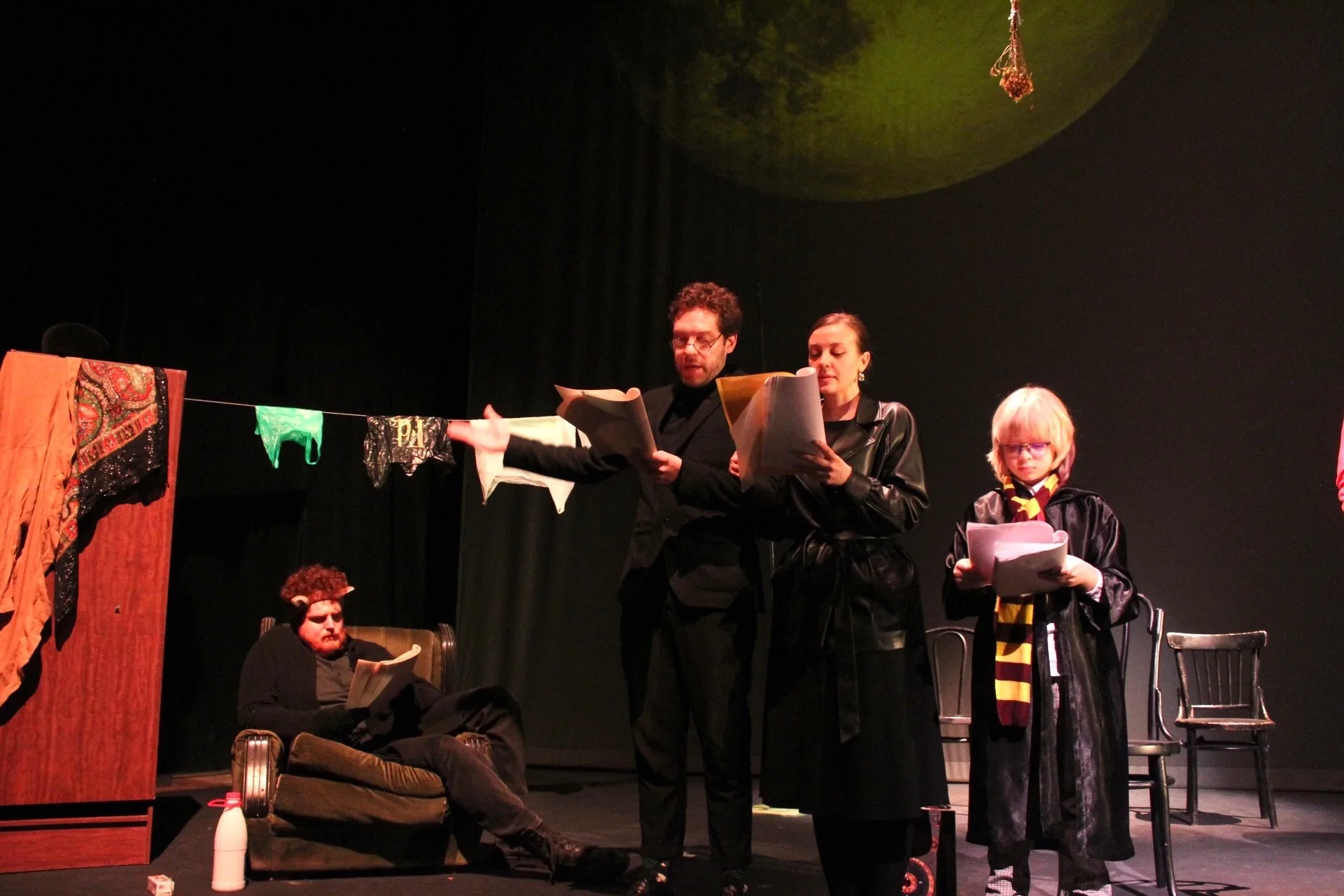 Афиша: Едят ли ведьмы своих внуков? в Челябинске 17 апреля 2026