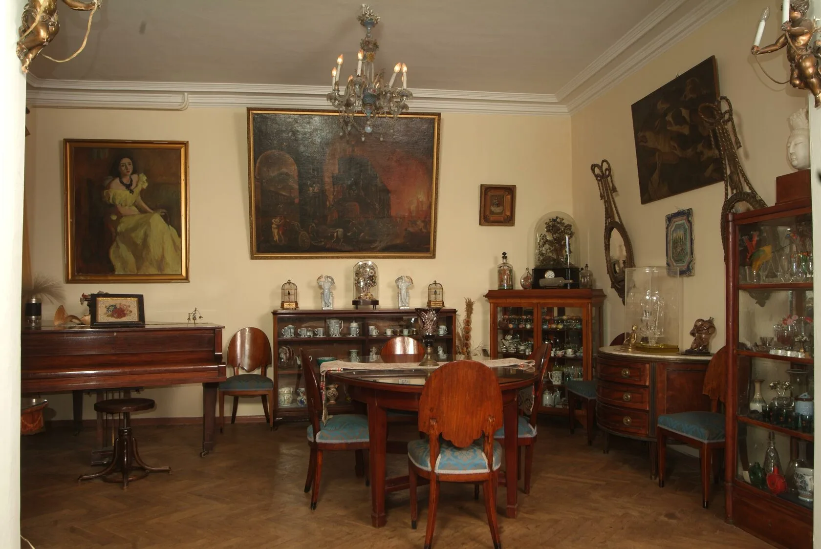 Афиша: Экскурсия на русском жестовом языке. В гостях у Сергея Образцова в Москве 25 апреля 2026