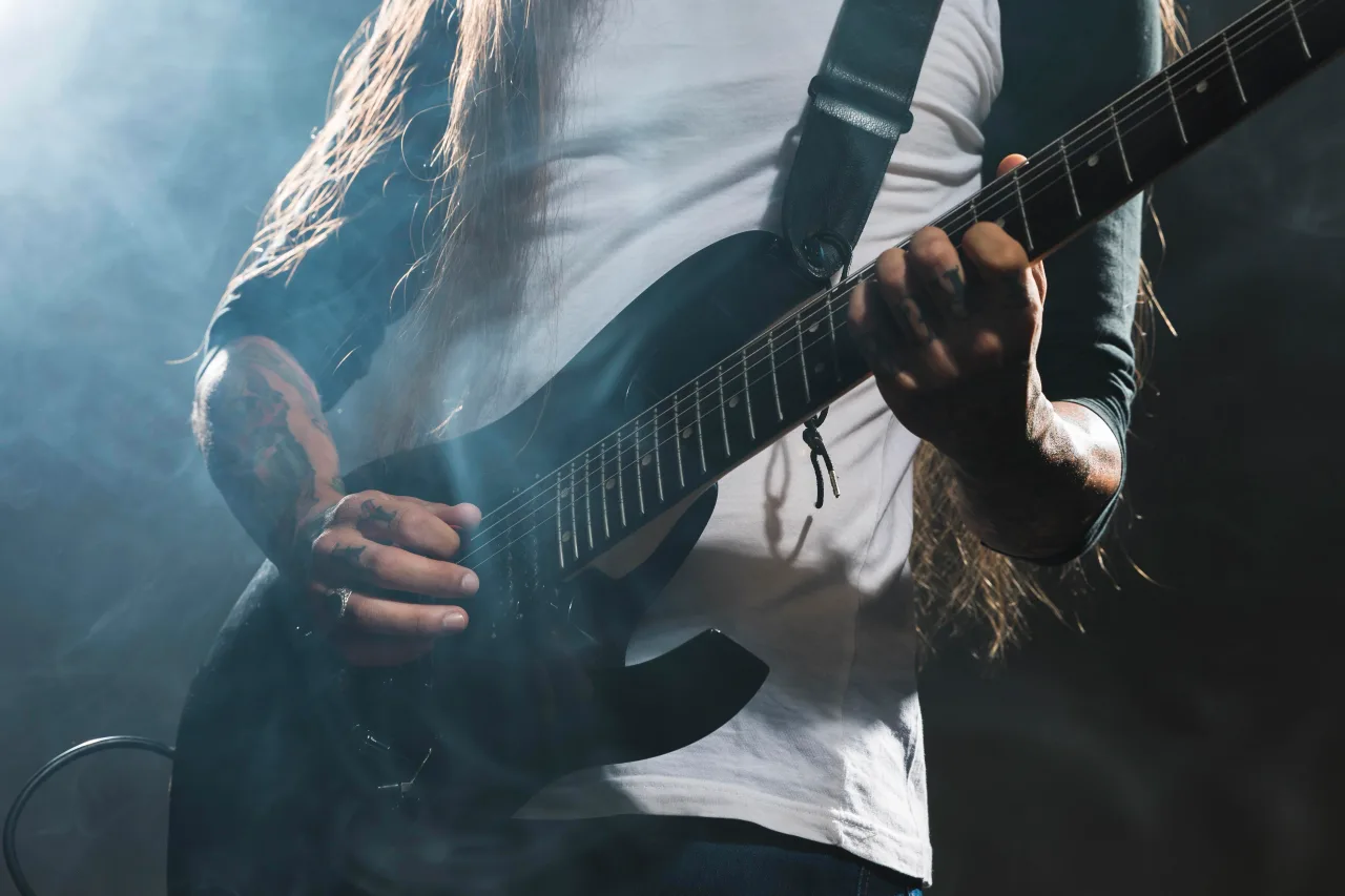 Афиша: Electric Guitarlands. Guitar Legends. Batio, Moore, Robertson, Nasty Boots в Москве 26 апреля 2026