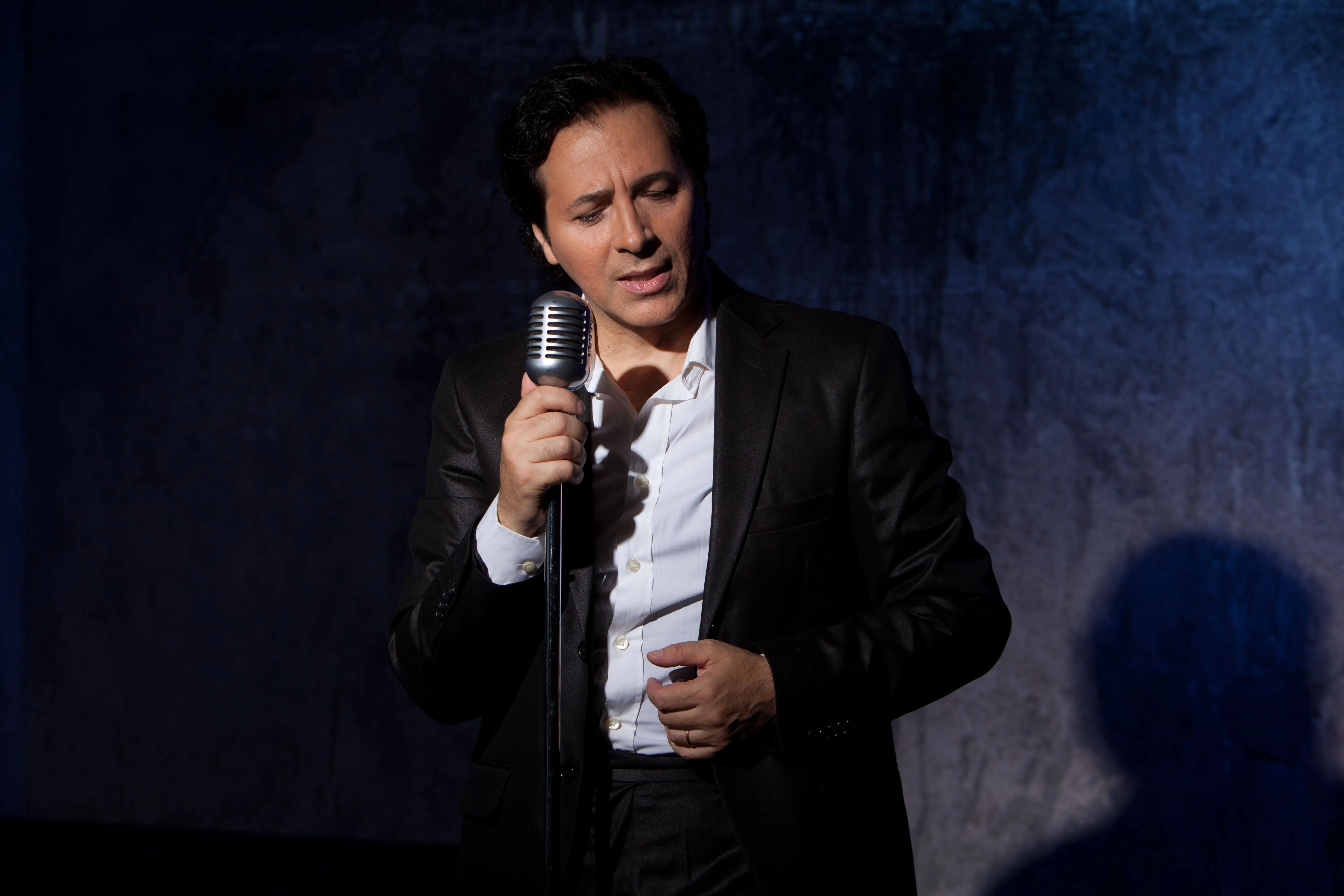 Афиша: Энрико Колонна в Москве 19 апреля 2026