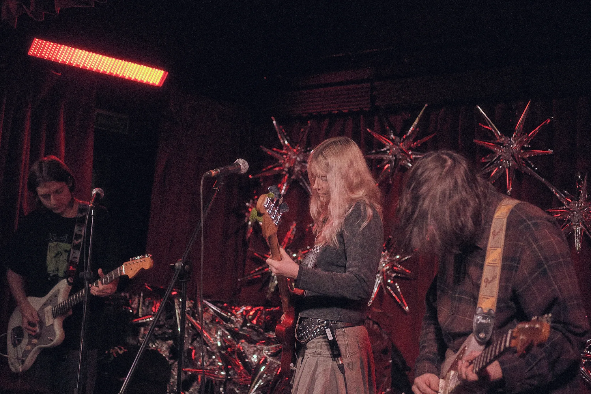 Афиша: Goodnight Kisses, Кломипрамин в Москве 3 апреля 2026