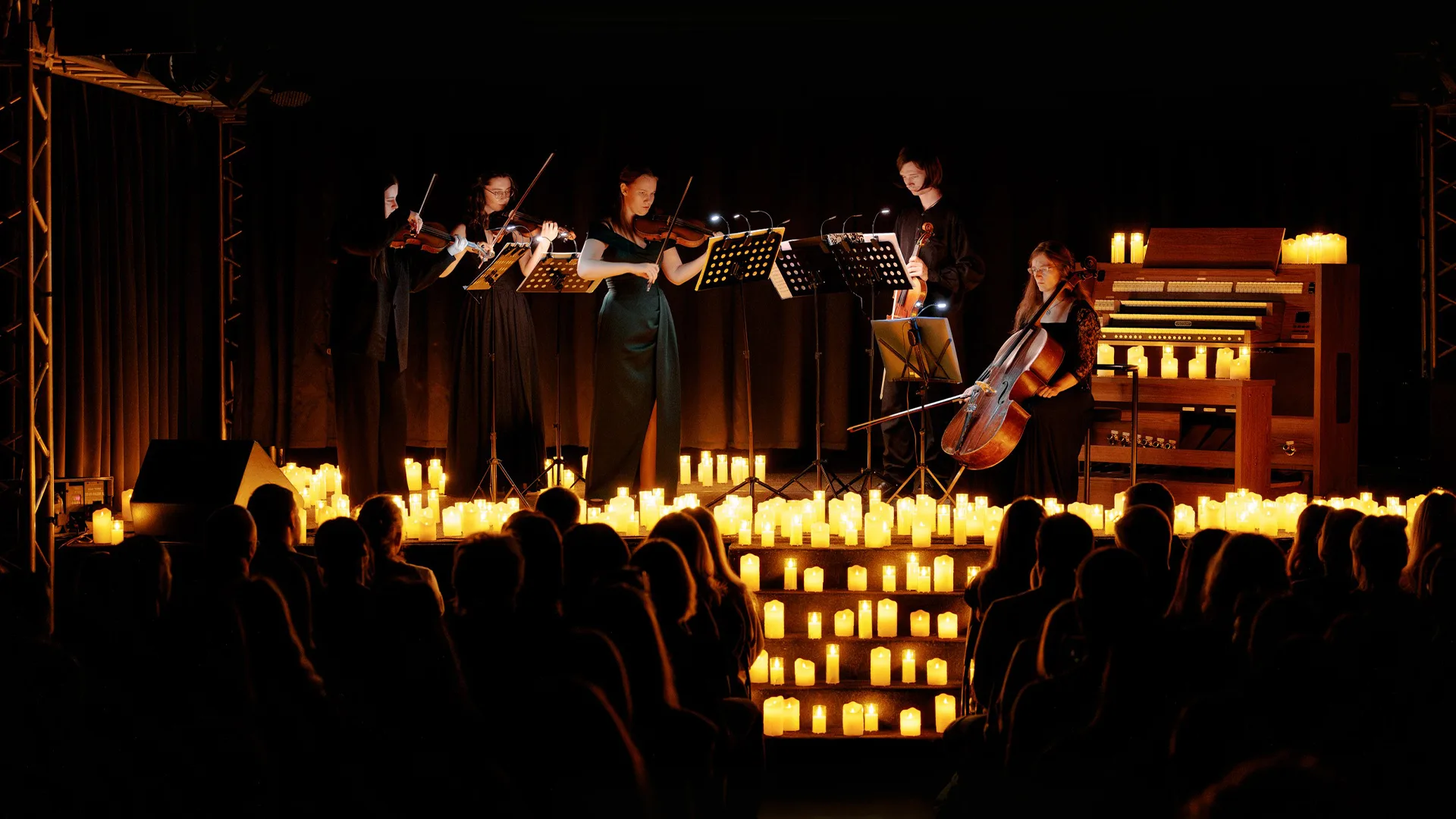 Афиша: Классика при свечах. «Времена года» Вивальди в Нижнем Новгороде 5 апреля 2026