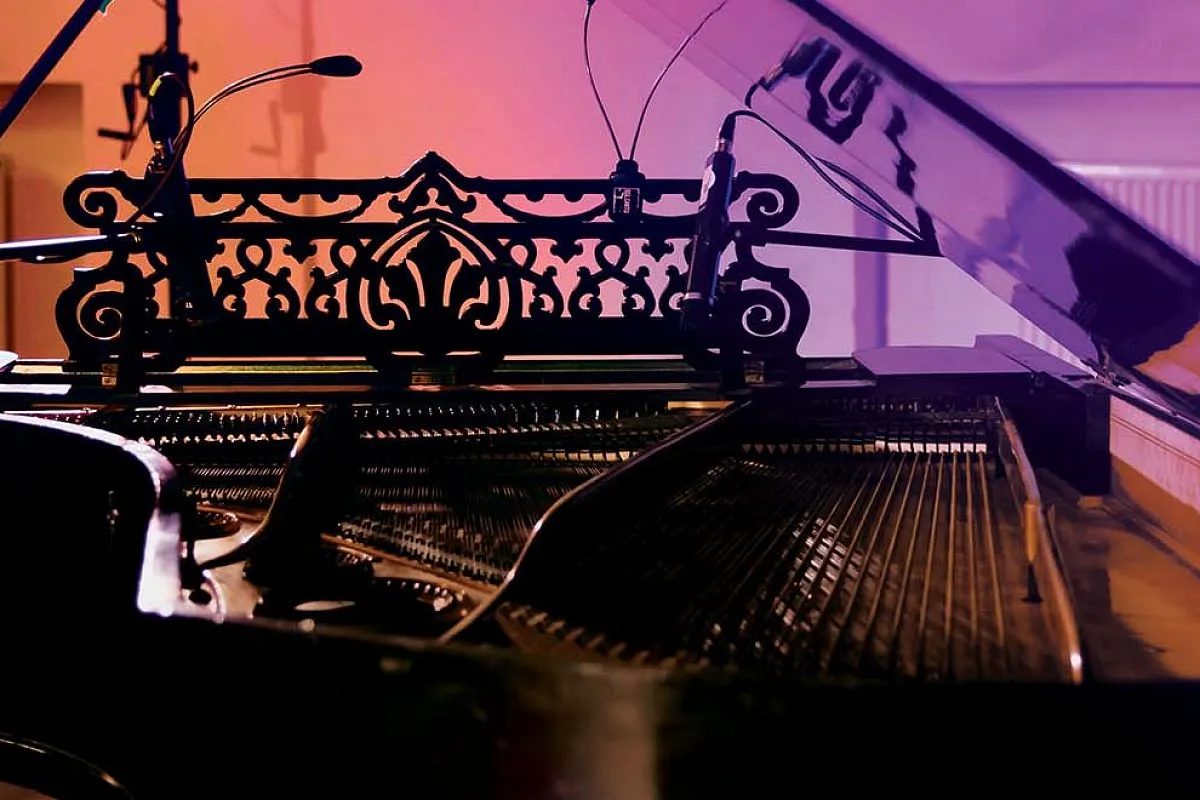 Афиша: Концерт при свечах. Рок-баллады в Англиканском в Москве 5 апреля 2026