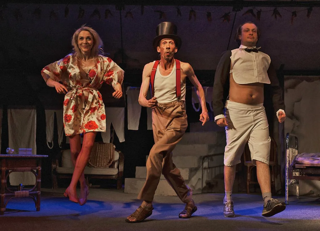 Афиша: Лето. Неаполь. Любовь в Новосибирске 10 апреля 2026