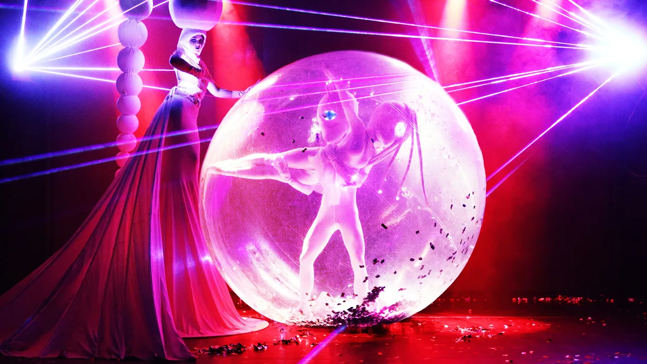 Афиша: Лунозавр в космосе в Москве 12 апреля 2026