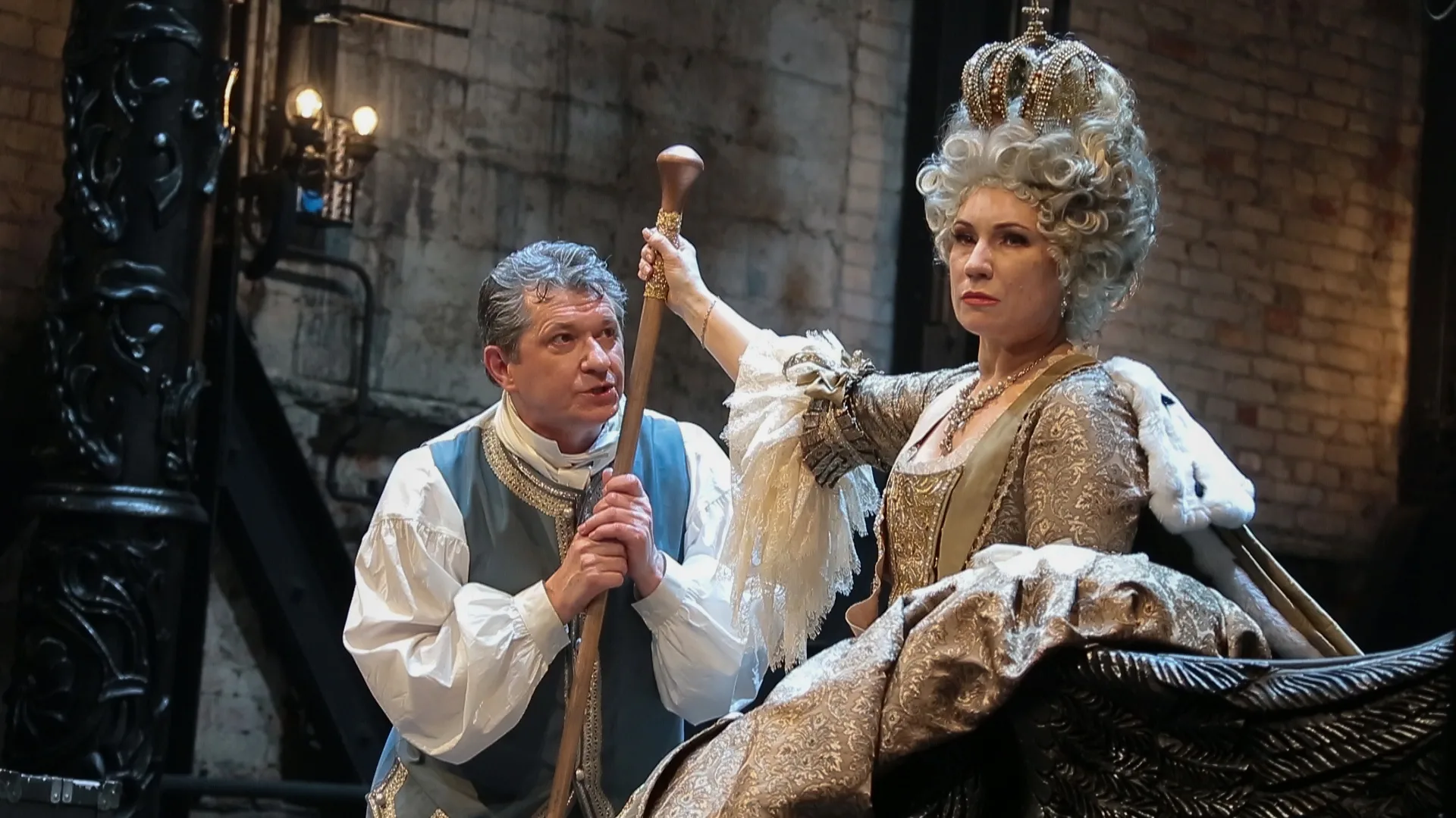 Афиша: Любовь у трона в Москве 19 апреля 2026