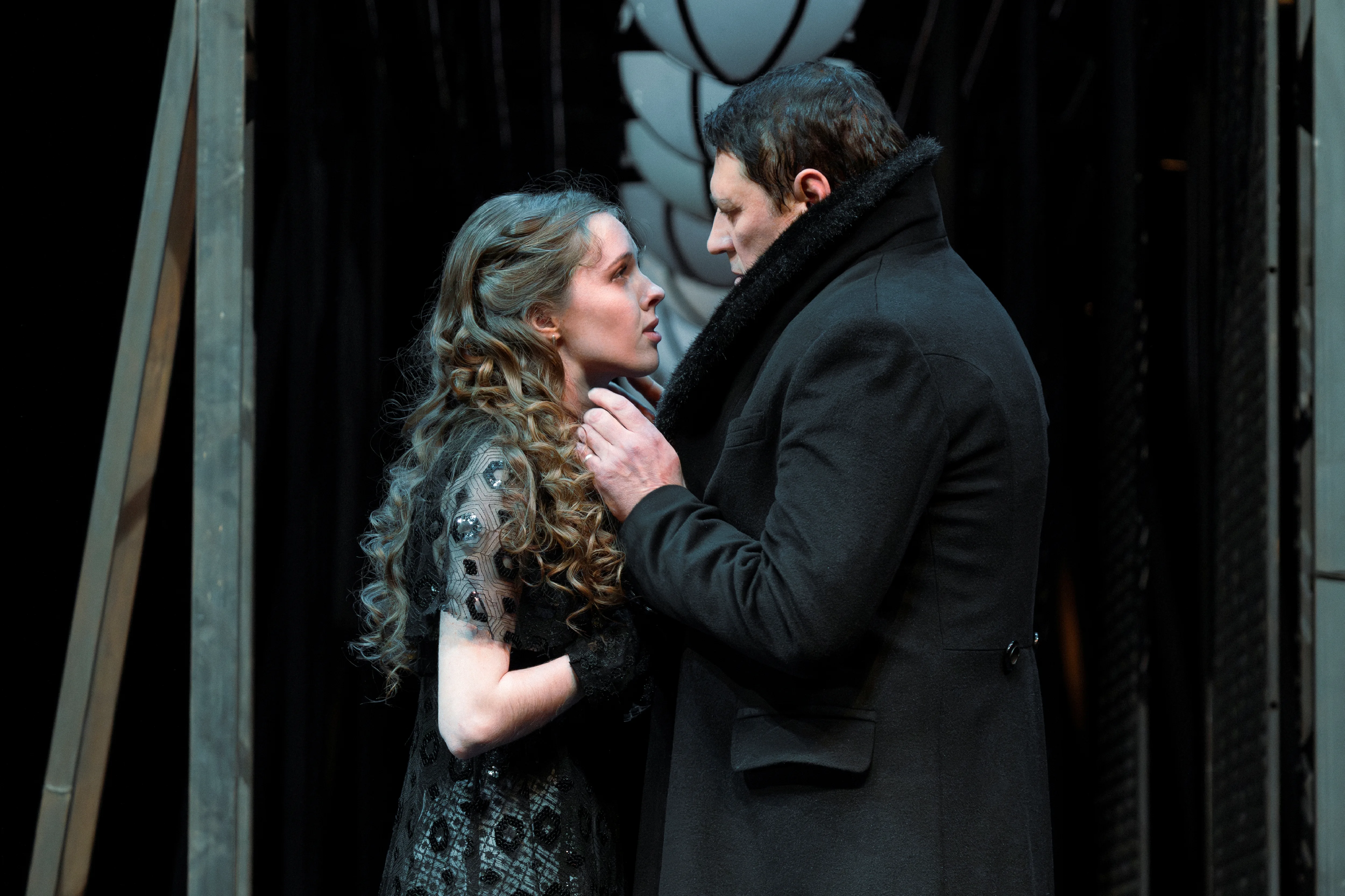 Афиша: Маскарад в Новосибирске 10 апреля 2026