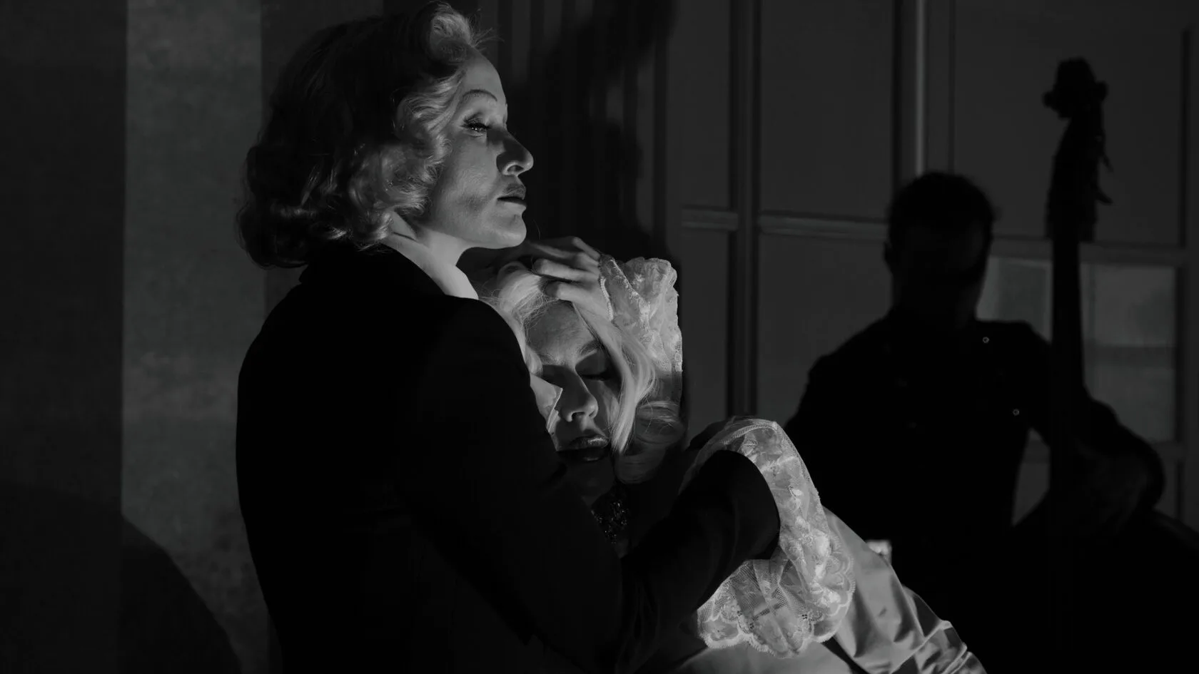 Афиша: Отель 4 звезды в Екатеринбурге 6 апреля 2026