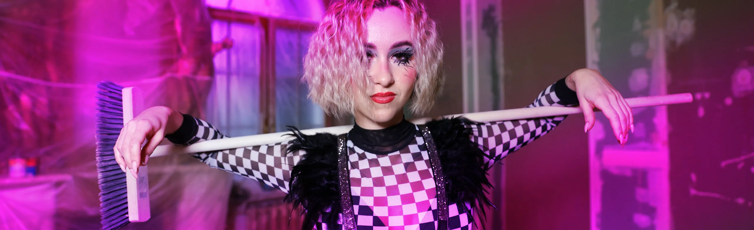 Афиша: Рок-н-ролльное шоу «Гранж Кабаре» в Санкт-Петербурге 19 апреля 2026