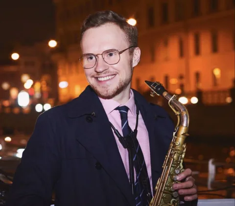 Афиша: Руслан Тустановский. Дуэт: гитара и саксофон. Французский джаз в Санкт-Петербурге 30 апреля 2026