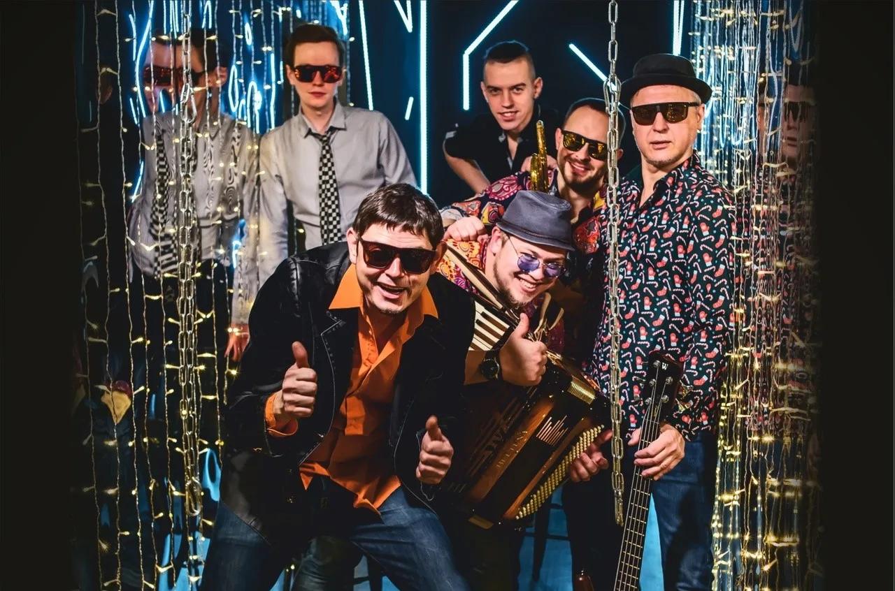 Афиша: Рви меха оркестр. Кавер-пати группировки «Ленинград» в Новосибирске 3 апреля 2026