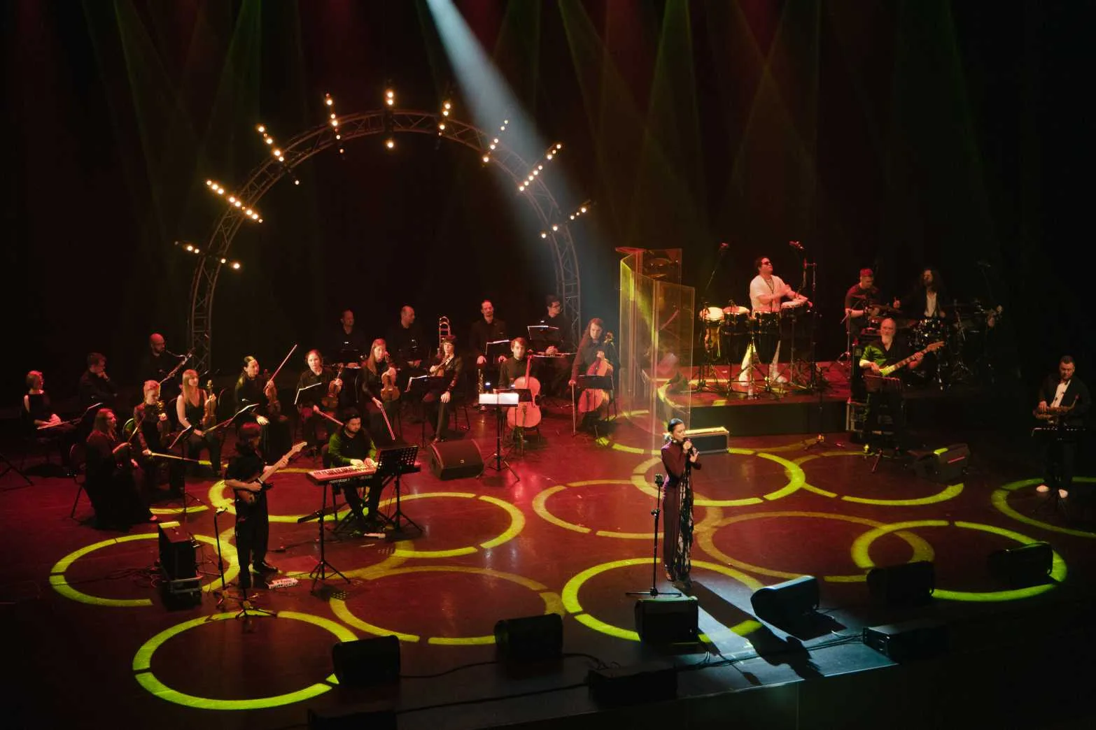 Афиша: Sade No Ordinary Tribute Show с симфоническим оркестром в Москве 3 апреля 2026